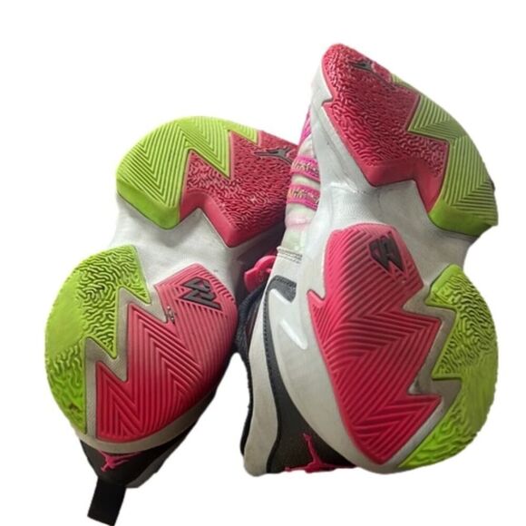 JORDAN WESTBROOK TAKE 3 NEON ELECTRIC GREEN COLOURFUL SNEAKERS SIZE 7Y - Picture 3 of 8